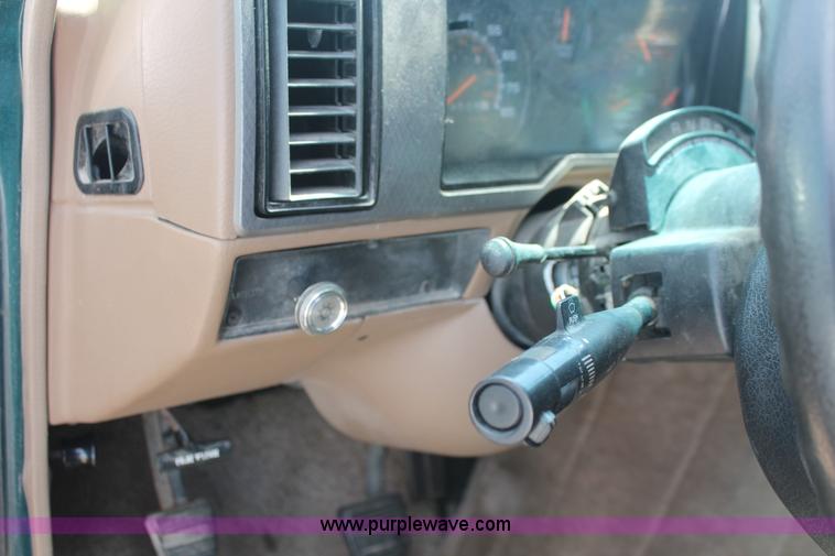 image for item I7977 1995 Chevrolet G20 Sport van