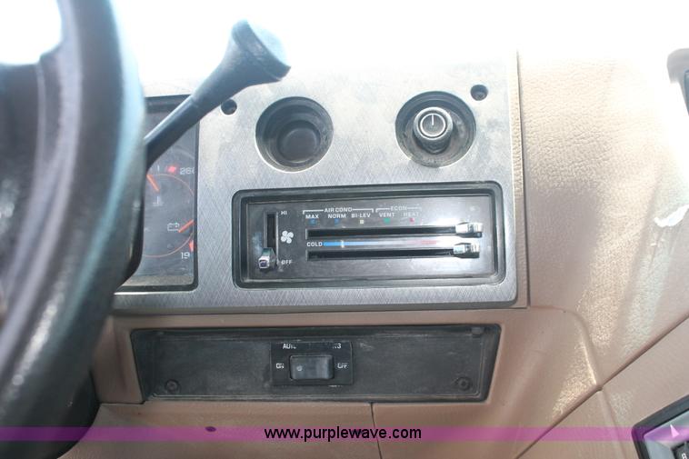 image for item I7977 1995 Chevrolet G20 Sport van