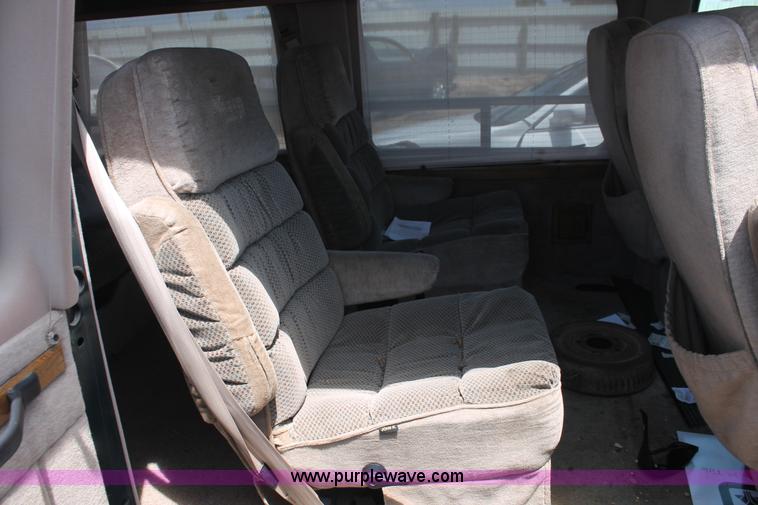 image for item I7977 1995 Chevrolet G20 Sport van