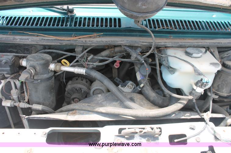 image for item I7977 1995 Chevrolet G20 Sport van