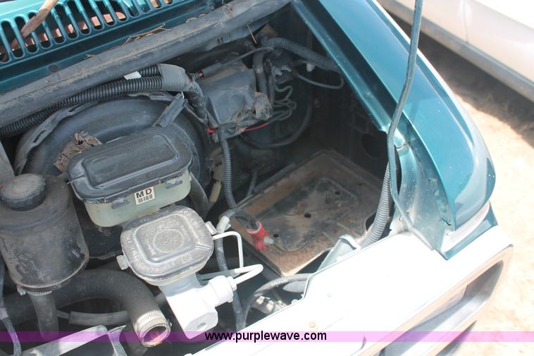 image for item I7977 1995 Chevrolet G20 Sport van