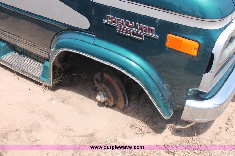 image for item I7977 1995 Chevrolet G20 Sport van