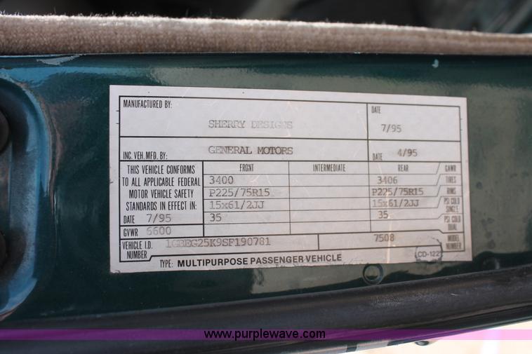 image for item I7977 1995 Chevrolet G20 Sport van