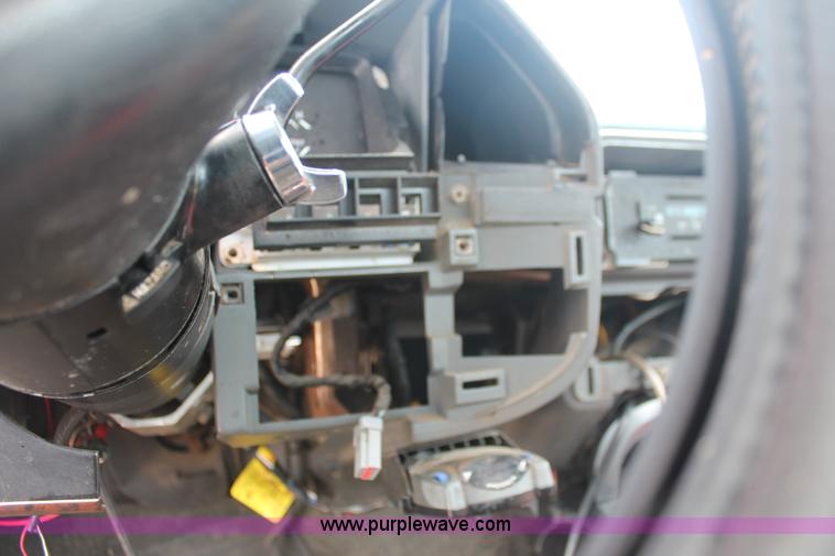 image for item I7980 1990 Ford F150 XLT Lariat pickup truck