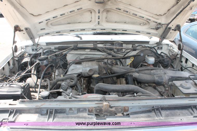 image for item I7980 1990 Ford F150 XLT Lariat pickup truck