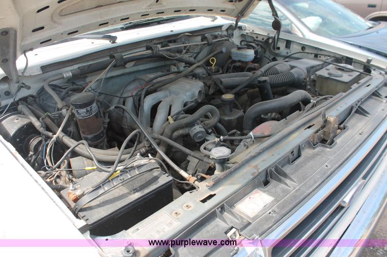 image for item I7980 1990 Ford F150 XLT Lariat pickup truck