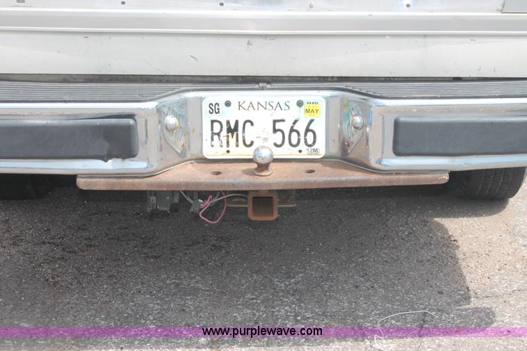 image for item I7980 1990 Ford F150 XLT Lariat pickup truck