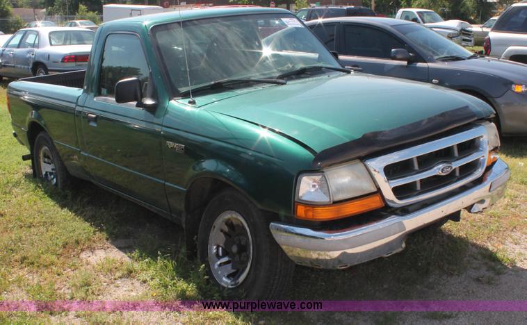 image for item I7981 1999 Ford Ranger XLT pickup truck