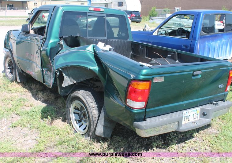image for item I7981 1999 Ford Ranger XLT pickup truck