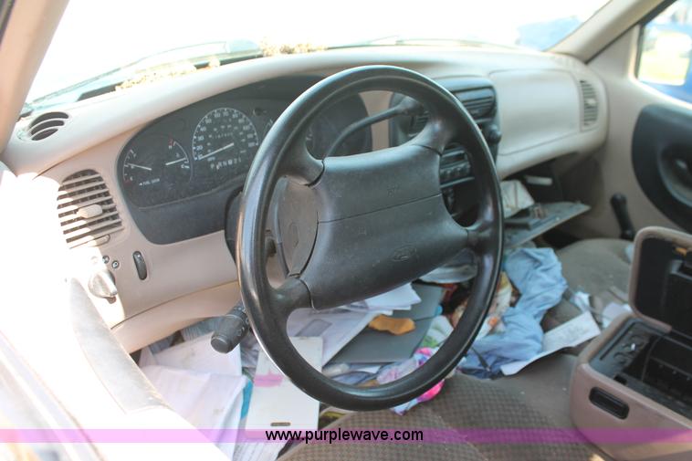 image for item I7981 1999 Ford Ranger XLT pickup truck