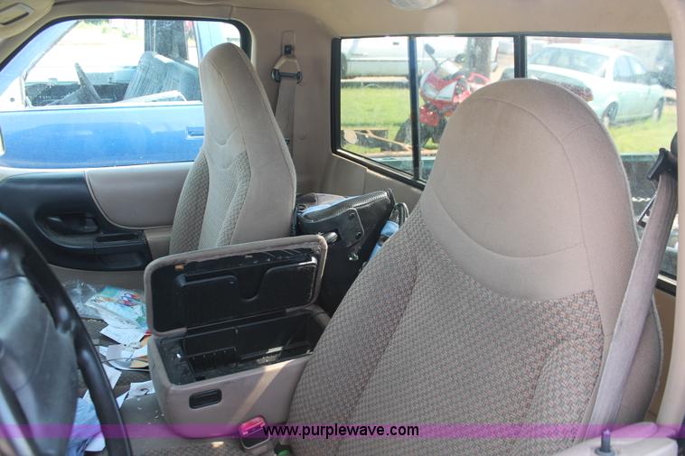 image for item I7981 1999 Ford Ranger XLT pickup truck