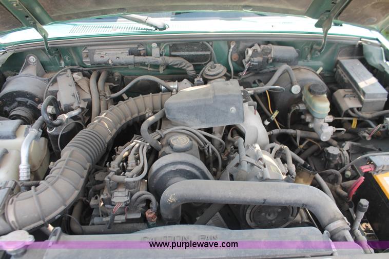 image for item I7981 1999 Ford Ranger XLT pickup truck