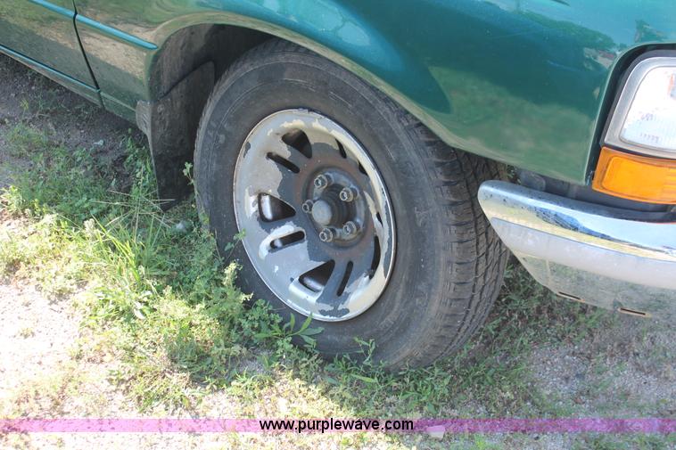 image for item I7981 1999 Ford Ranger XLT pickup truck