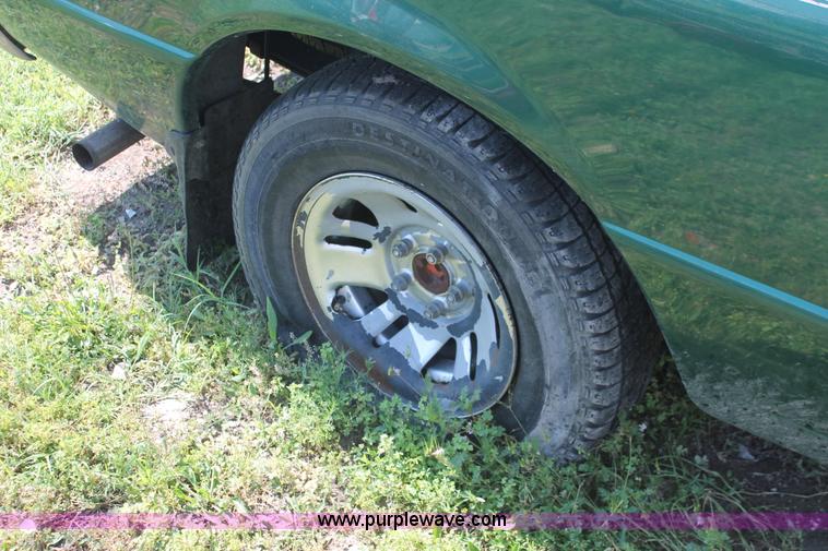 image for item I7981 1999 Ford Ranger XLT pickup truck