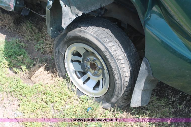 image for item I7981 1999 Ford Ranger XLT pickup truck