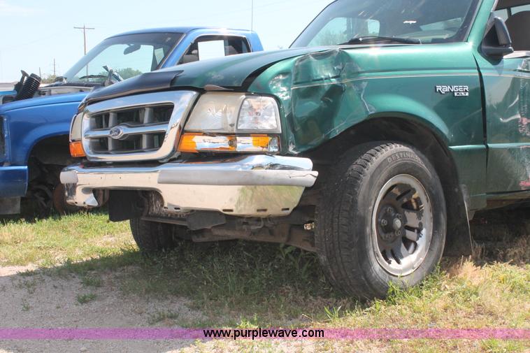 image for item I7981 1999 Ford Ranger XLT pickup truck
