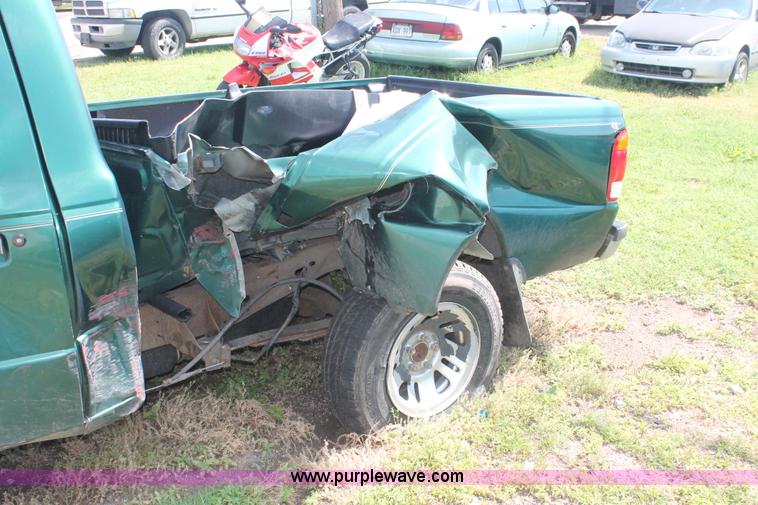 image for item I7981 1999 Ford Ranger XLT pickup truck