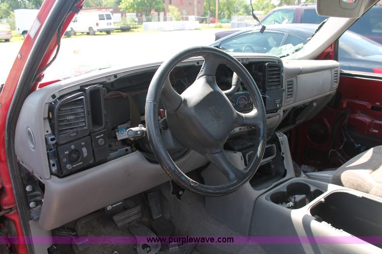 image for item I7982 1999 Chevrolet Silverado 1500 Extended Cab pickup truck