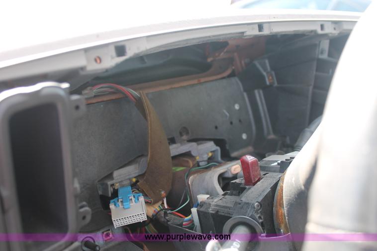 image for item I7982 1999 Chevrolet Silverado 1500 Extended Cab pickup truck