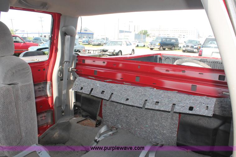 image for item I7982 1999 Chevrolet Silverado 1500 Extended Cab pickup truck