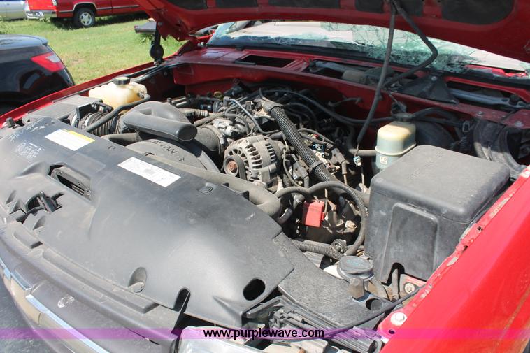 image for item I7982 1999 Chevrolet Silverado 1500 Extended Cab pickup truck