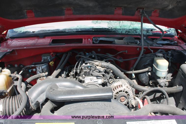 image for item I7982 1999 Chevrolet Silverado 1500 Extended Cab pickup truck