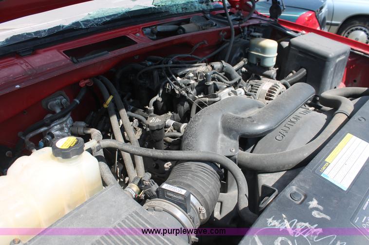 image for item I7982 1999 Chevrolet Silverado 1500 Extended Cab pickup truck