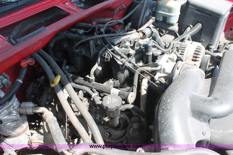 image for item I7982 1999 Chevrolet Silverado 1500 Extended Cab pickup truck