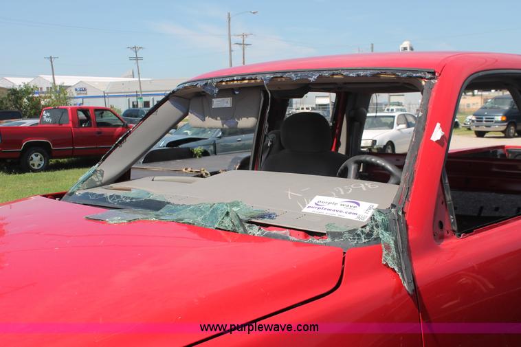 image for item I7982 1999 Chevrolet Silverado 1500 Extended Cab pickup truck