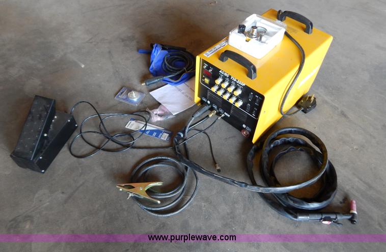 image for item AC9995 Everlast AC/DC TIG-200P welder