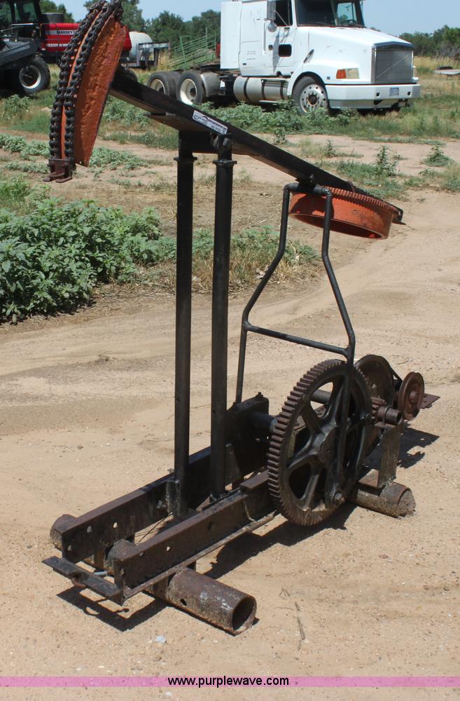 Mini oil well pump jack in Cunningham, KS Item AE9162 sold Purple Wave