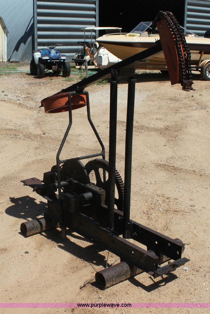 Mini oil well pump jack in Cunningham, KS Item AE9162 sold Purple Wave
