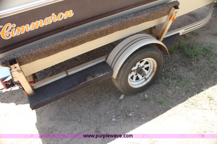 image for item AE9163 1984 Cimarron 16' ski boat