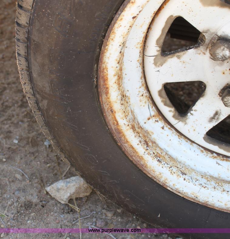 image for item AE9163 1984 Cimarron 16' ski boat