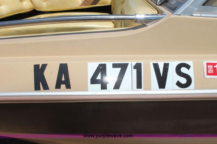 image for item AE9163 1984 Cimarron 16' ski boat