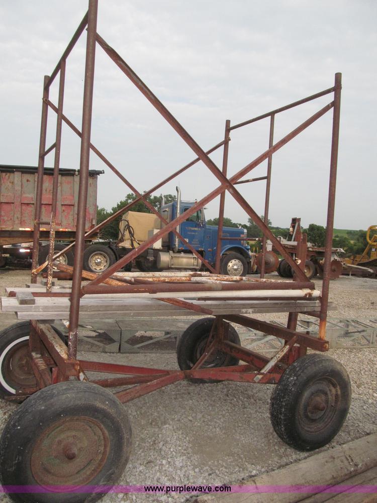 image for item AE9495 Shop built scaffold on running gear