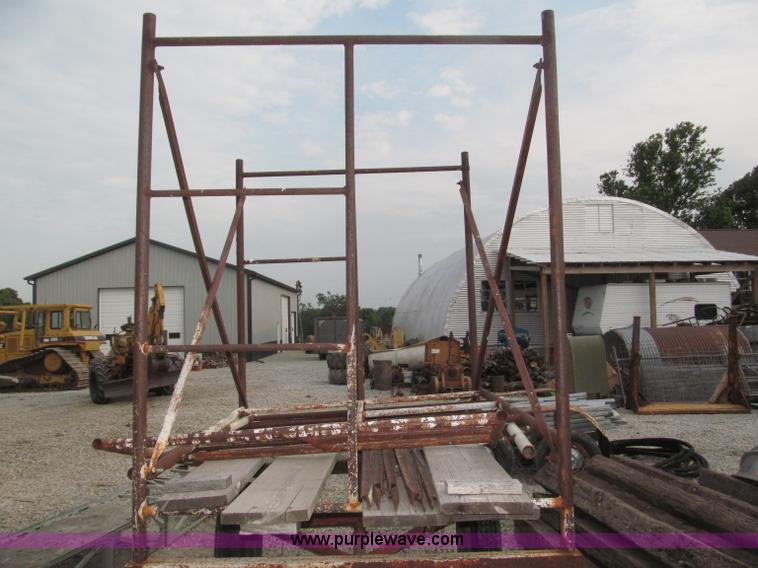 image for item AE9495 Shop built scaffold on running gear