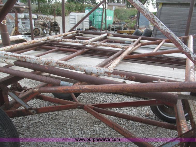 image for item AE9495 Shop built scaffold on running gear