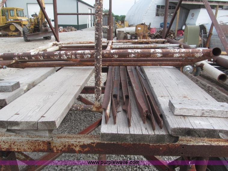 image for item AE9495 Shop built scaffold on running gear