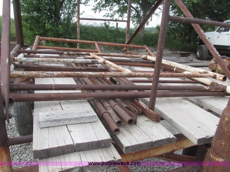 image for item AE9495 Shop built scaffold on running gear