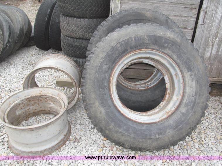 image for item AE9498 Assorted tires and wheels