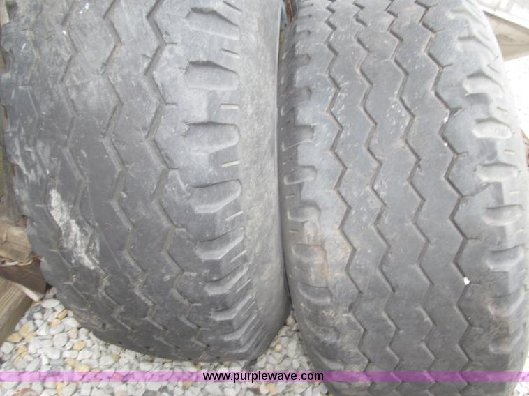 image for item AE9498 Assorted tires and wheels