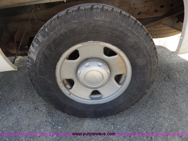 image for item AE9832 2005 Ford F250 pickup truck