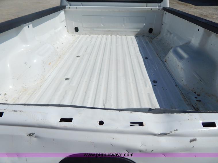 image for item AE9832 2005 Ford F250 pickup truck