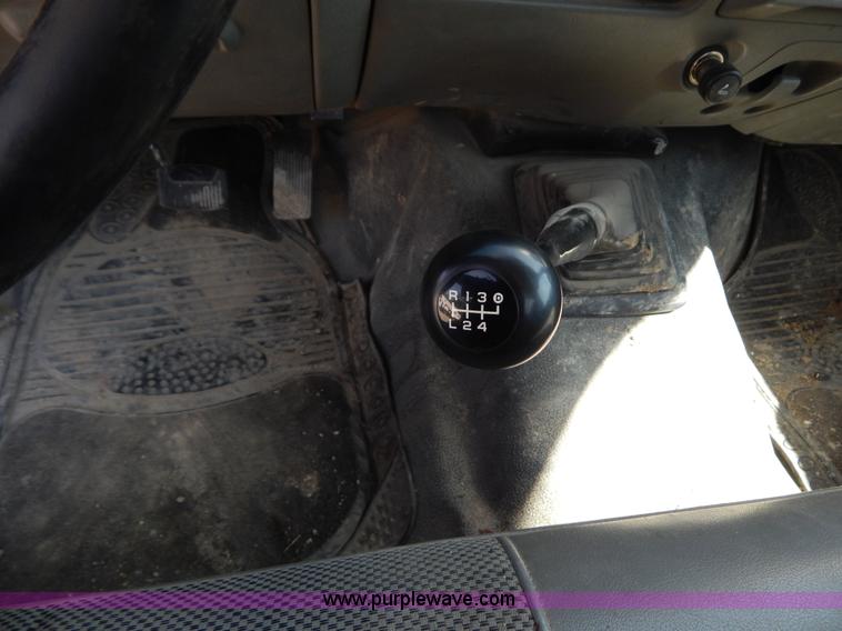 image for item AE9832 2005 Ford F250 pickup truck