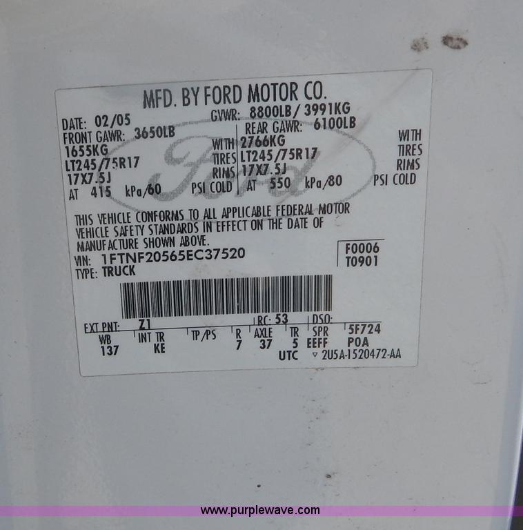 image for item AE9832 2005 Ford F250 pickup truck