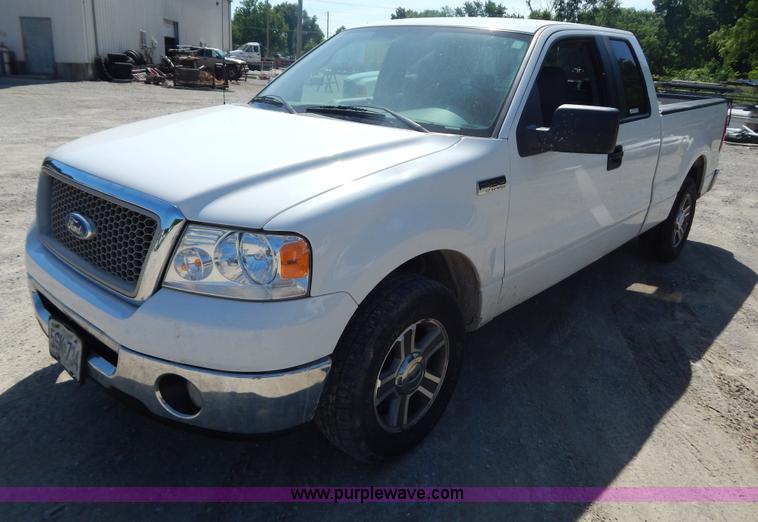 image for item AE9833 2007 Ford F150 XLT pickup truck