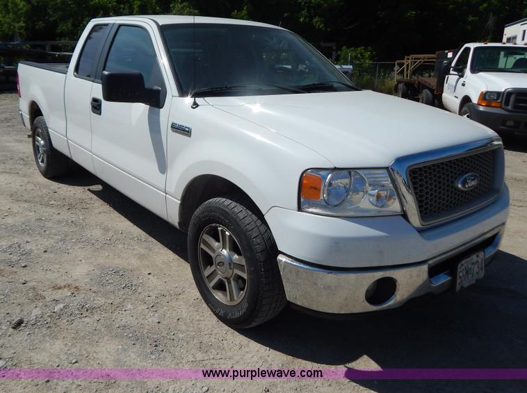 image for item AE9833 2007 Ford F150 XLT pickup truck