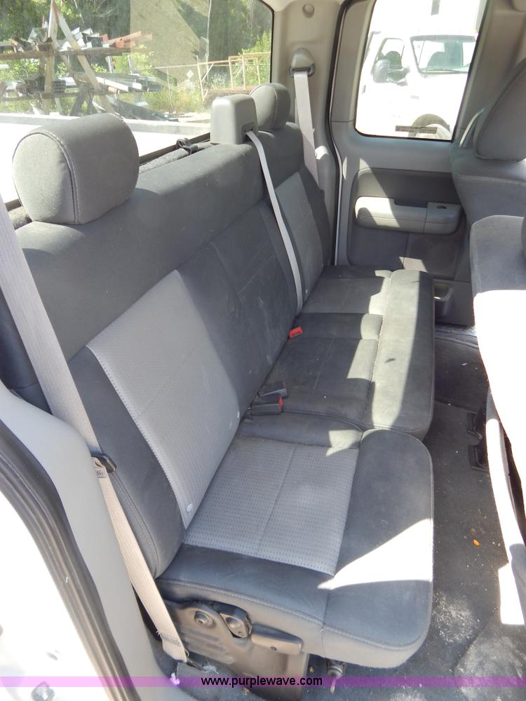 image for item AE9833 2007 Ford F150 XLT pickup truck