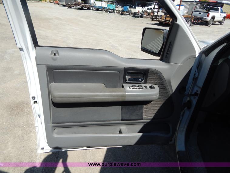 image for item AE9833 2007 Ford F150 XLT pickup truck